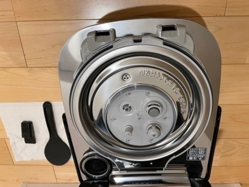 新品 Panasonic 炊飯器　圧力ＩＨジャー炊飯器 SR-SPX106
