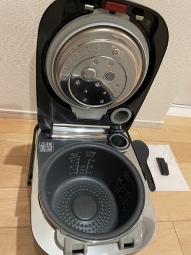 新品 Panasonic 炊飯器　圧力ＩＨジャー炊飯器 SR-SPX106