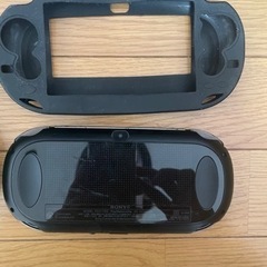 【美品】PS Vita   純正充電器＋カバー&ケース＋ソフト×4の画像