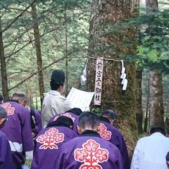 4-8　諏訪大社の清流の源流と御柱の大木をめぐるトレッキング - メンバー募集
