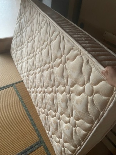 シングルベッド！薄ピンク！！！