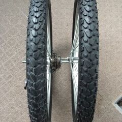 子供用自転車 マウンテンバイク Ａｒｅｎｂｅｒｇ 20インチ 前後タイヤ チューブ新品交換済み ヘルメット付きの画像