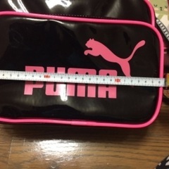 PUMAエナメルバッグ(小さめ)の画像