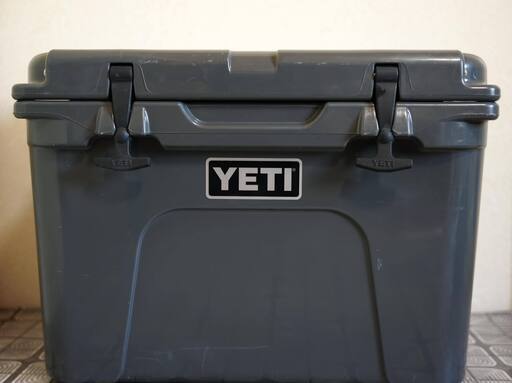 YETI タンドラ35 チャコール　限定色 イエティ　クーラーボックス