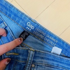 【受け渡し先決定】Gap ダメージジーンズ レディースの画像