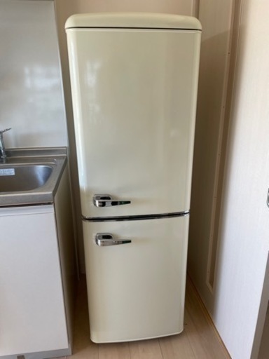 2021年製　レトロ冷蔵庫 130L PRR-142D