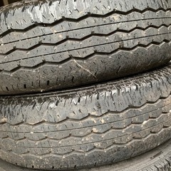 ハイエースのタイヤのみの画像
