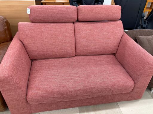 ヘッドレスト付き2人掛けソファー　ﾆﾄﾘ　ﾚｯﾄﾞ