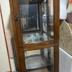 コレクションケース⭐️アンティーク　家具　ライトアップ可能の画像