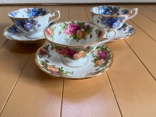 ロイヤルアルバート     カップ＆ソーサー 3客