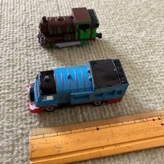 トミカのトーマスとチョコレートパーシーの画像