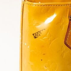 LOUIS VUITTON ヒューストン モノグラムヴェルニ イエロー 品番v21-456の画像