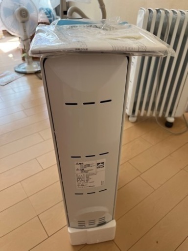新品未使用！デロンギ オイルヒーター RHJ35M0812-DG