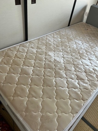 ベッド　　
