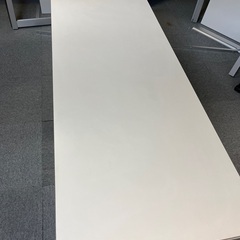 会議用長テーブル、取りに来てくださる方の画像
