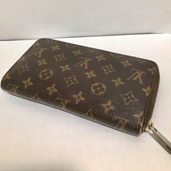 VUITTON財布