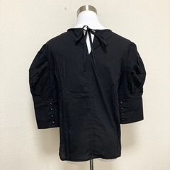 【新品】パフスリーブ　ブラウスの画像