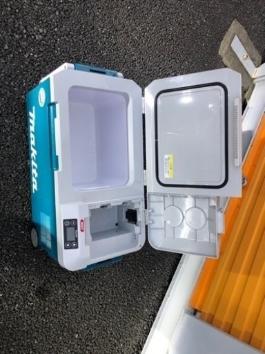 マキタ充電式保冷温庫　40Vmax本体のみ