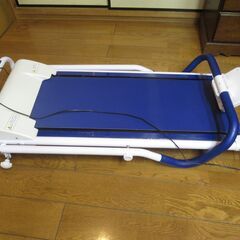 世田谷区近辺配送可能　MRG Newコンパクト電動ウォーカーB runner-fit002　10km/h 　折りたたみ　家庭用ルームランナー　コンパクトランニングマシーンの画像