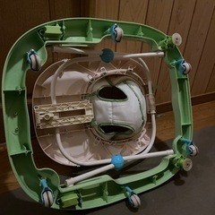 【お譲り先、決定！】【差し上げます】ベビーウォーカー　おもちゃ付き歩行器の画像