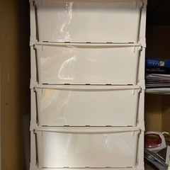 4段衣装ケースの画像