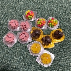 無料で差し上げます！0円ミニミニハートチョコ　１２個　C