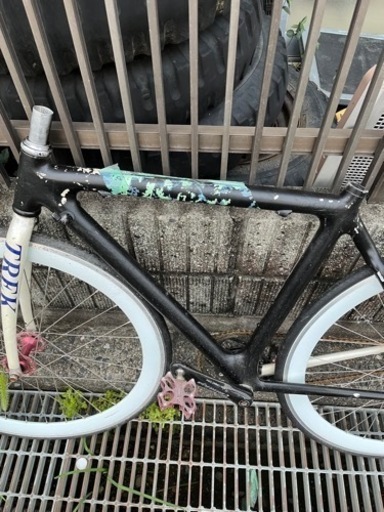 トレックロードバイク写真本日中に載せます。