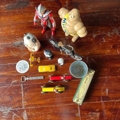 フィギュアと雑貨の画像
