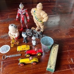 フィギュアと雑貨の画像