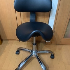 【8/22まで直接引き渡しのみ】中古オフィスチェア差し上げます★腰痛持ち向きの画像