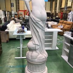 【愛品館八千代店】湯浴みするヴィーナス　等身大石膏像の画像