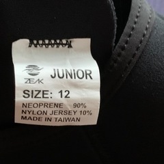ZEAK ジュニア　ウエットスーツ　の画像