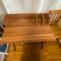 デスク　テーブルの画像