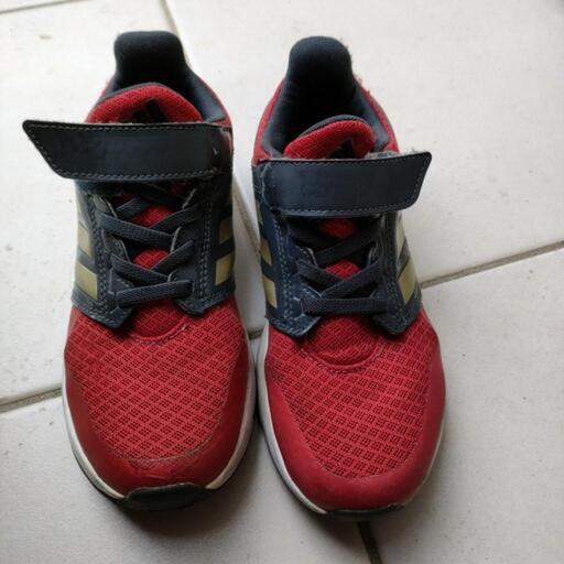 アディダス　adidas