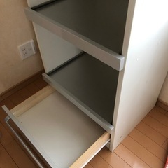 コンセント、引き出し付きレンジ台の画像