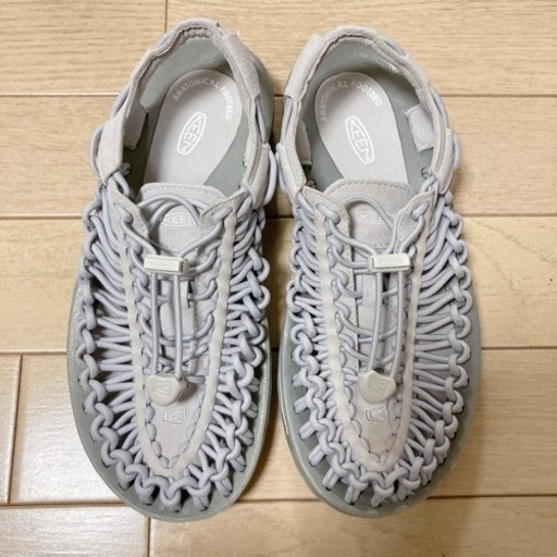 キーン　ユニーク　UNEEK サンダル　レディース スニーカー　 グレー　サンダル