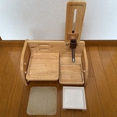 【最終お値下】★ ドギーマン 木製 食器台＆給水器 2個セットの画像