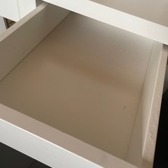 IKEAの子供机　ミッケの画像