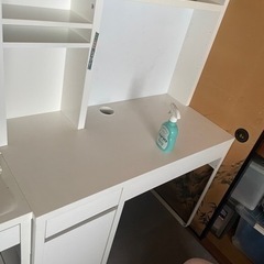 IKEAの子供机　ミッケの画像