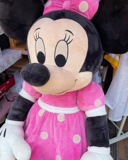 ディズニー　ミニーちゃん超巨大ぬいぐるみ