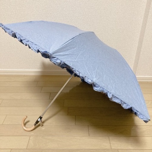 ジルスチュアート　傘　日傘　折りたたみ傘　水色　ライトブルー　フリル　刺繍