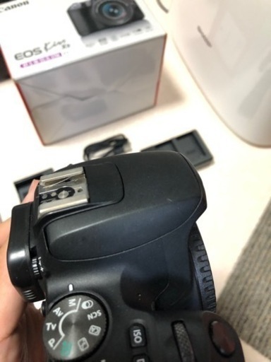 Canon eos kiss x9の本体＋オマケ