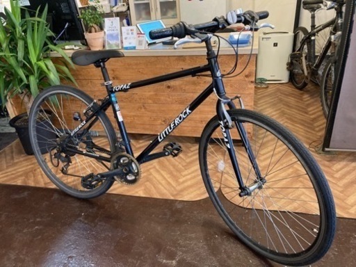 【700×28c】18段変速　クロスバイク　ブラック