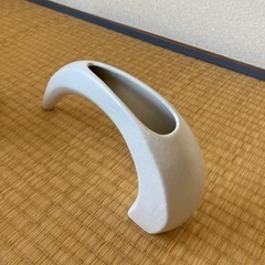 生け花　花器　ホワイト　100円
