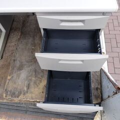 【お買い上げありがとうございました】事務机　スチール机　机　サイズ約天板面100×70高さ71cm　sp1の画像