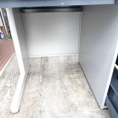 【お買い上げありがとうございました】事務机　スチール机　机　サイズ約天板面100×70高さ71cm　sp1の画像