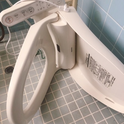 【商談中　以降はキャンセル待ちになります】東芝 温水洗浄便座 クリーンウォッシュ オート脱臭・省エネ型(瞬間式) SCS-S300 パ