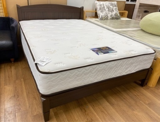 R456 高級 桜屋工業＆シーリー ダブルベッド、幅144cm 展示品・美品