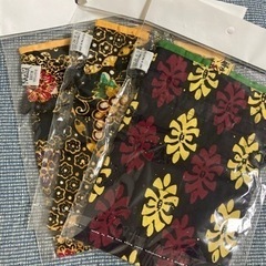 マレーシア　バティック小物入れ　持ち手付き　新品　3つセット