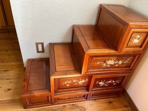 螺鈿箪笥　階段